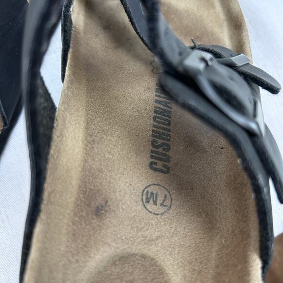 Cushionaire Luna Womens Size 7 M Cork Footbed Black Flat Sandal Boho beachy - Picture 5 of 8
